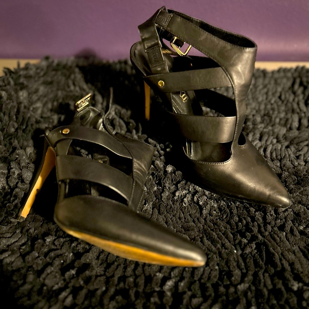 Black strappy pumps